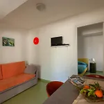 Tor Di Lupo شقة *
